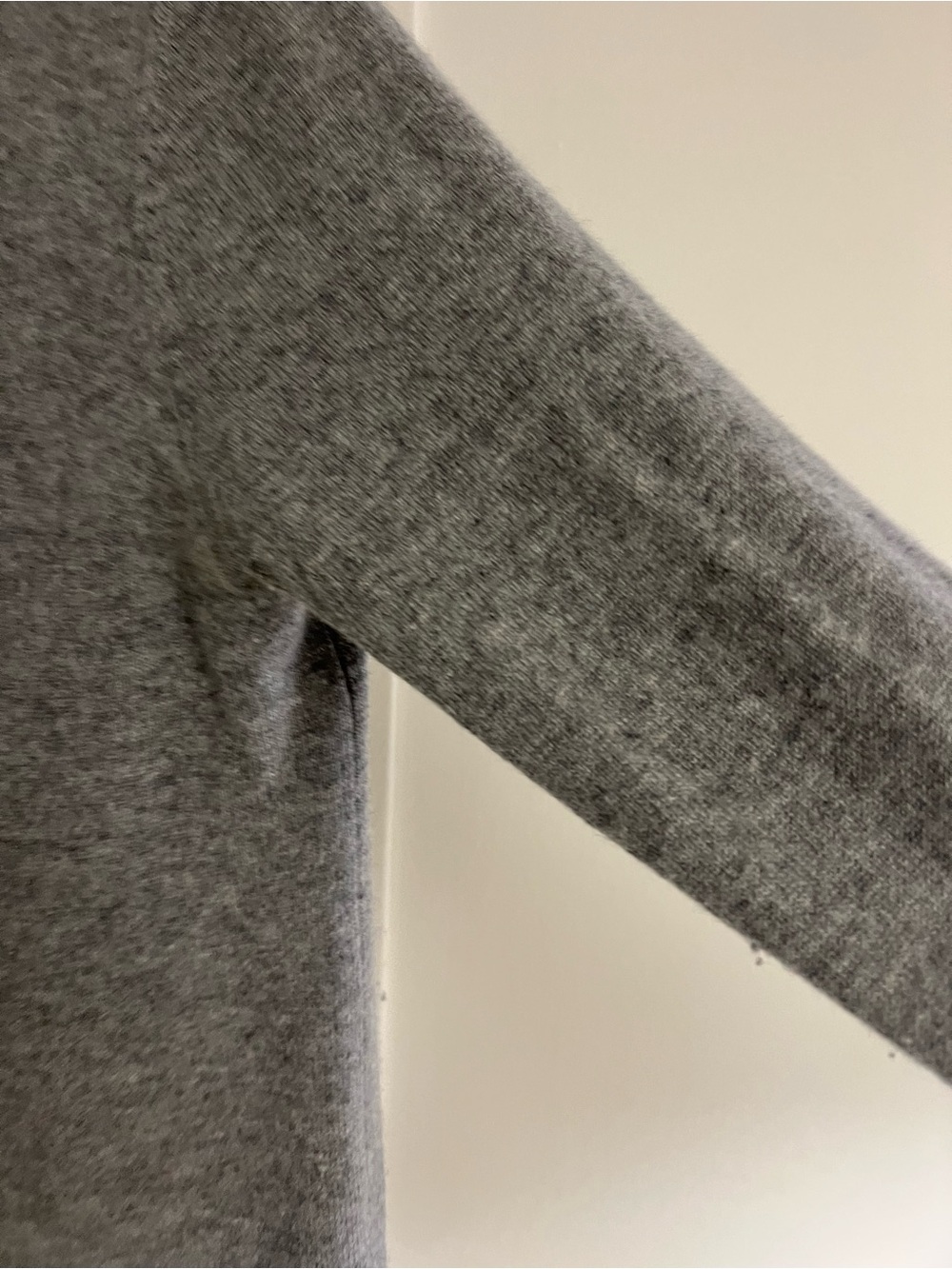 Quince Gray Crewneck Cashmere Sweater - Classic Women's Pullover - Picture 4 of 8